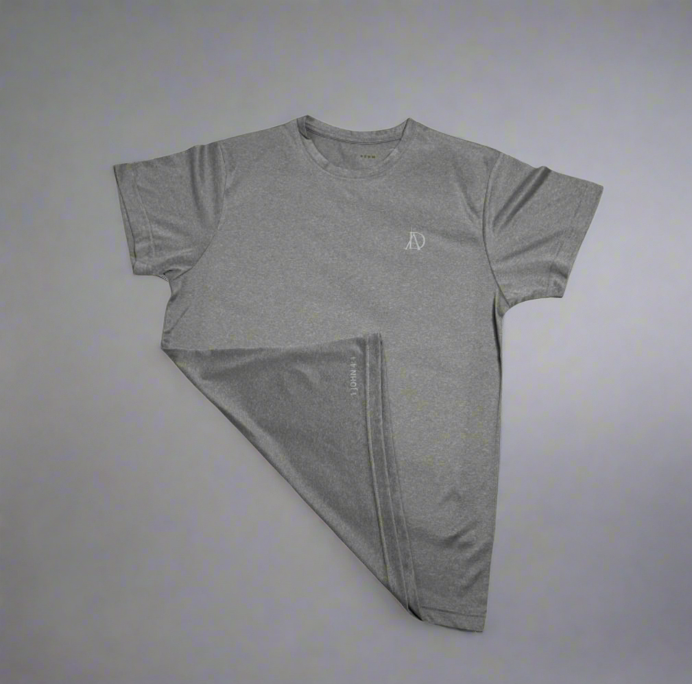 Amar Deum - Performance T-Shirt