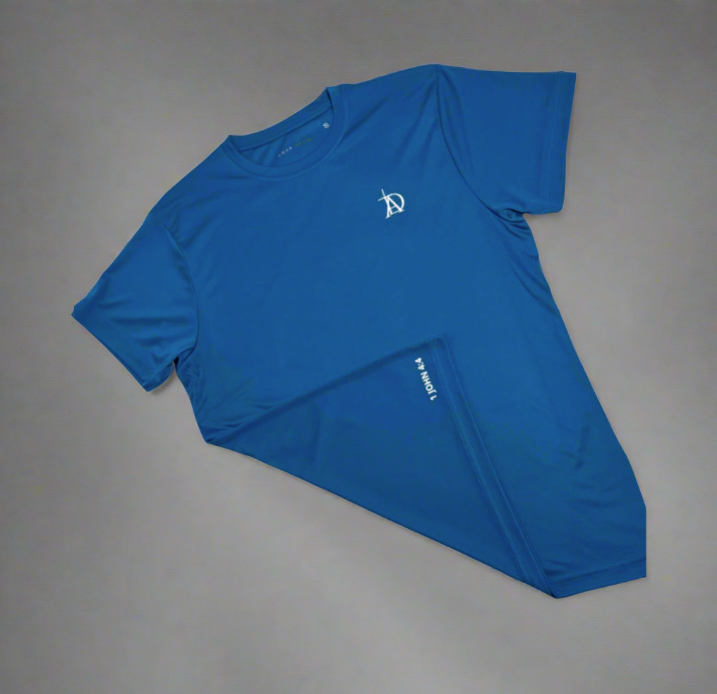Amar Deum - Performance T-Shirt