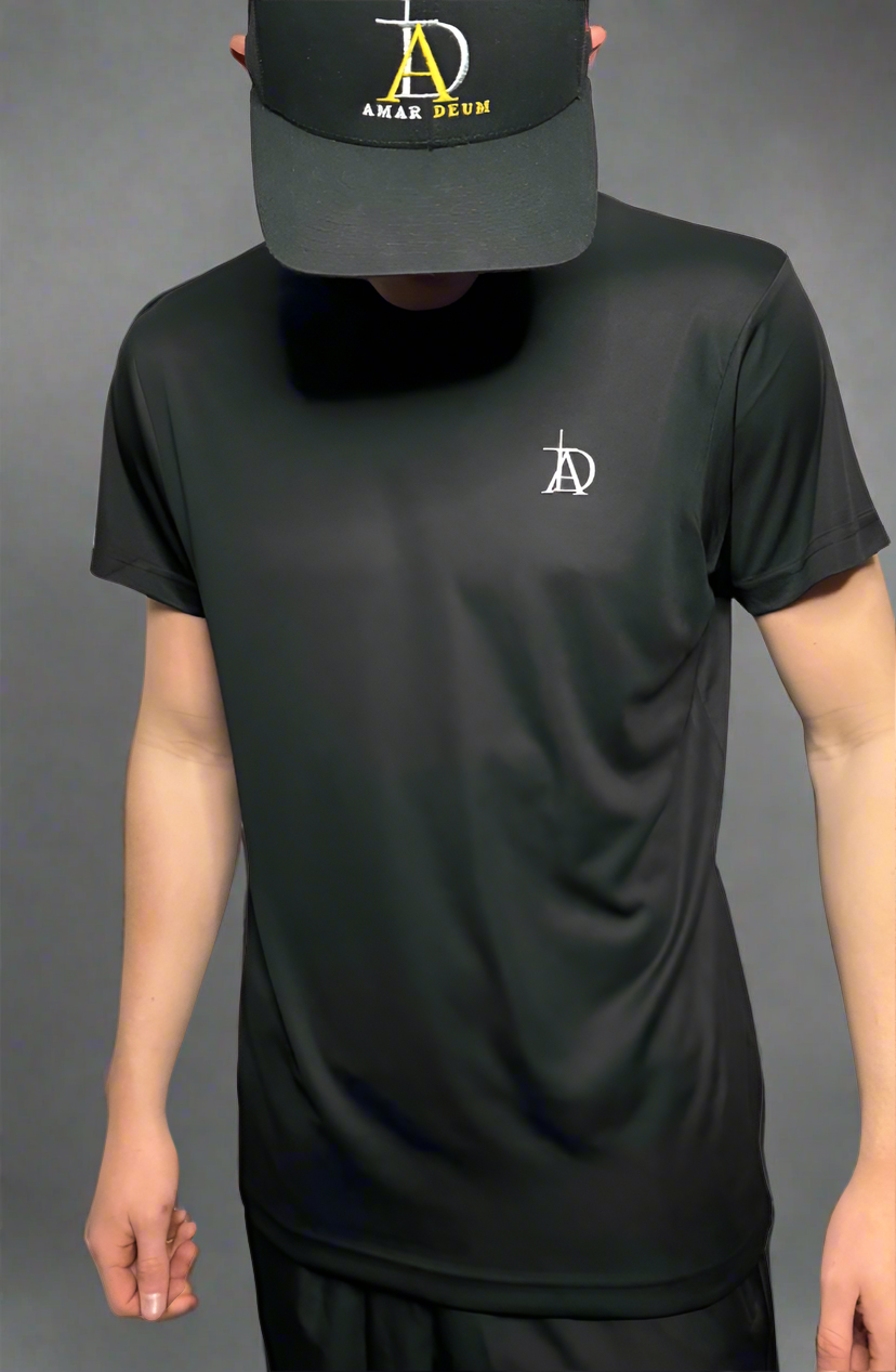 Amar Deum - Performance T-Shirt