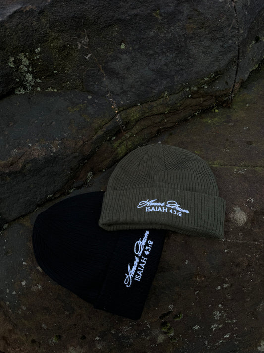 Amar Deum - Isaiah beanies