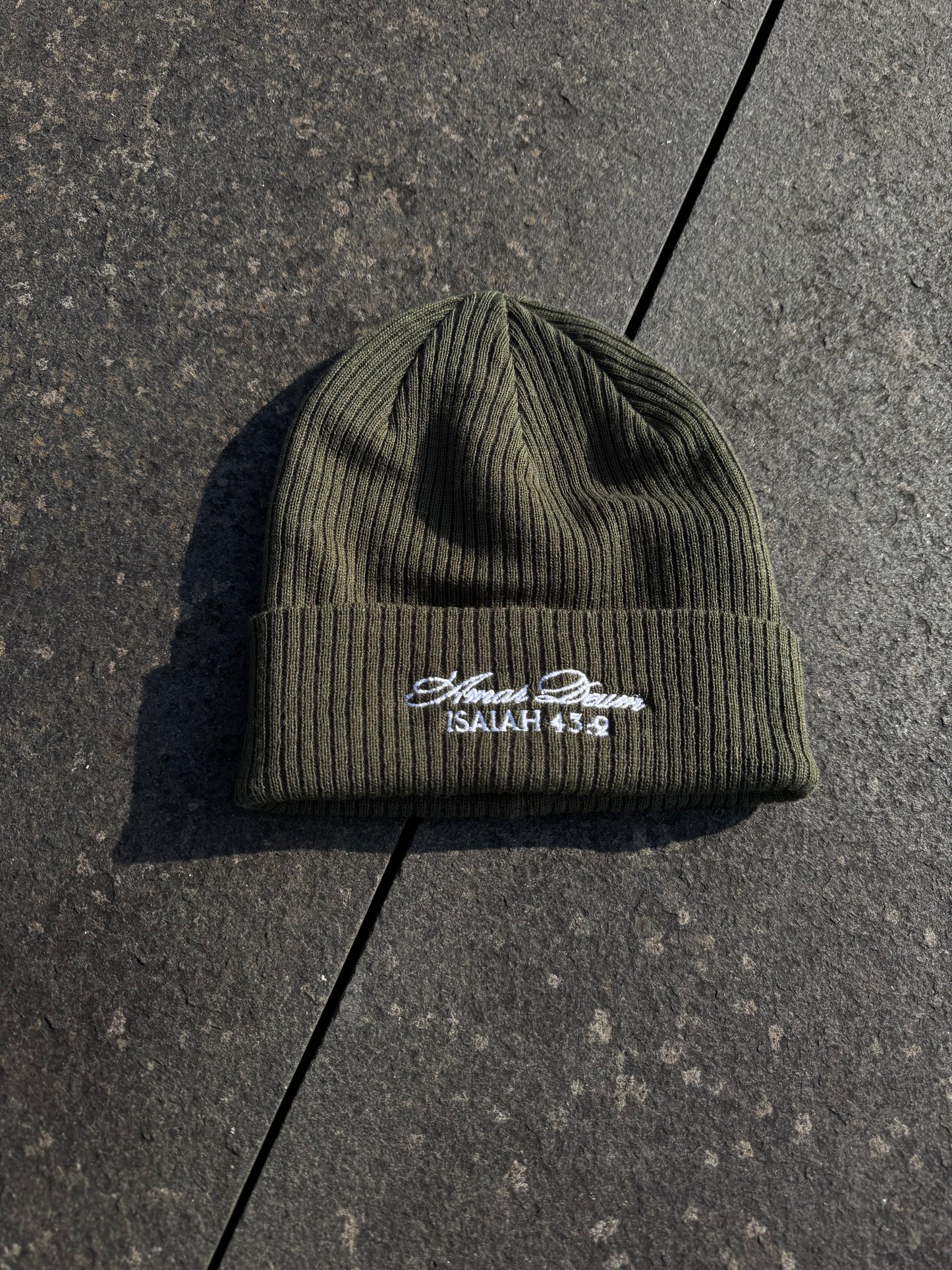 Amar Deum - Isaiah beanies